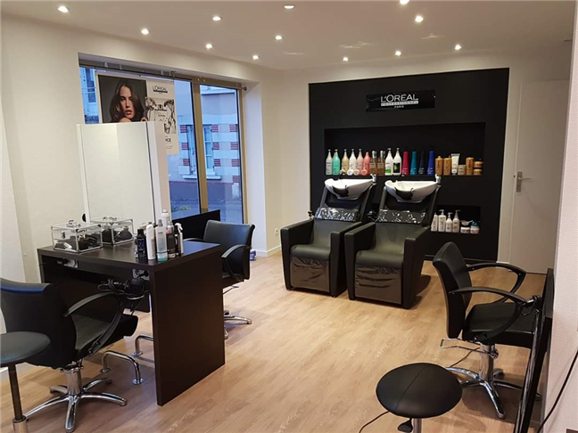  Hairdressing Job offer recherche coiffeur (euse) CDD 5 mois temps pleins